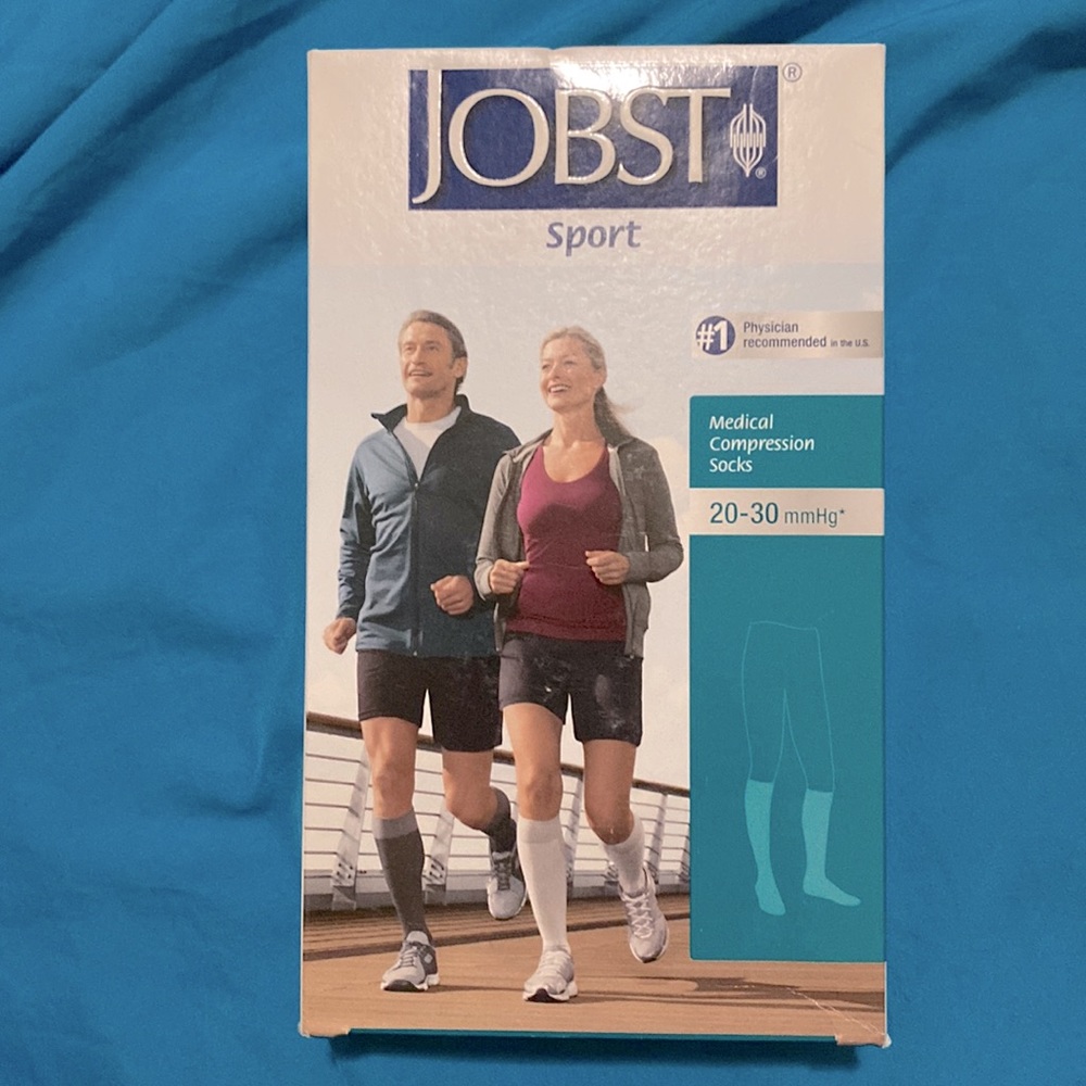 NEW. UNISEX. JOBST® Sport 20-30 mmHg Knee High Compression Socks